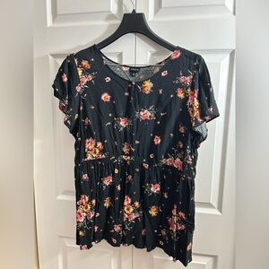 Torrid Black Floral Short Flutter Sleeve Button Keyhole Neckline Blouse